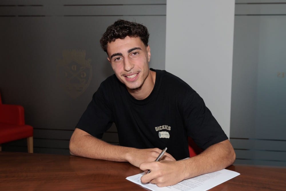 GD Chaves assina contrato profissional com jovem dos “bês”