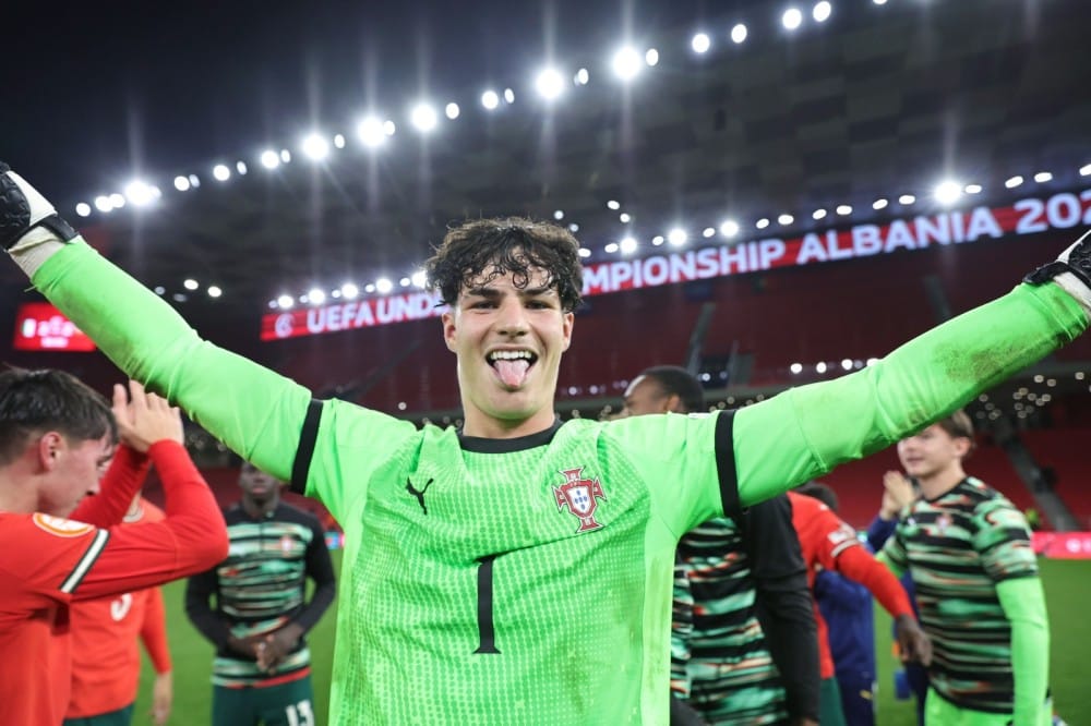 Romário Cunha brilha e Portugal apura-se para a final do Europeu sub-17