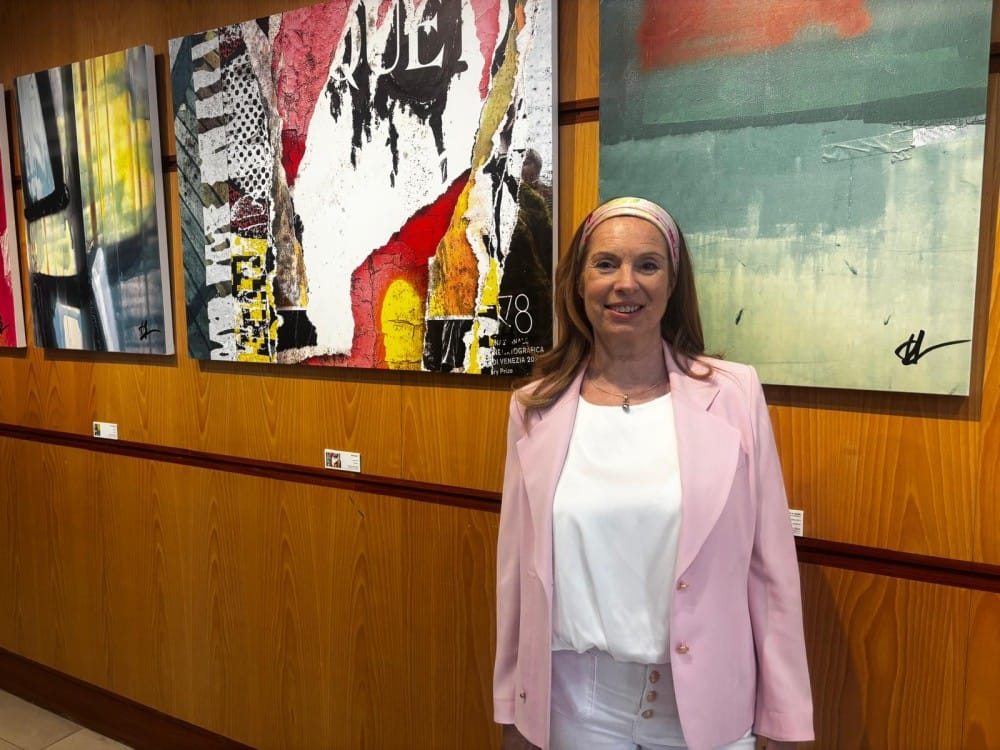 Artista plástica Hélène Rottier substitui pincel por câmara fotográfica nas suas obras