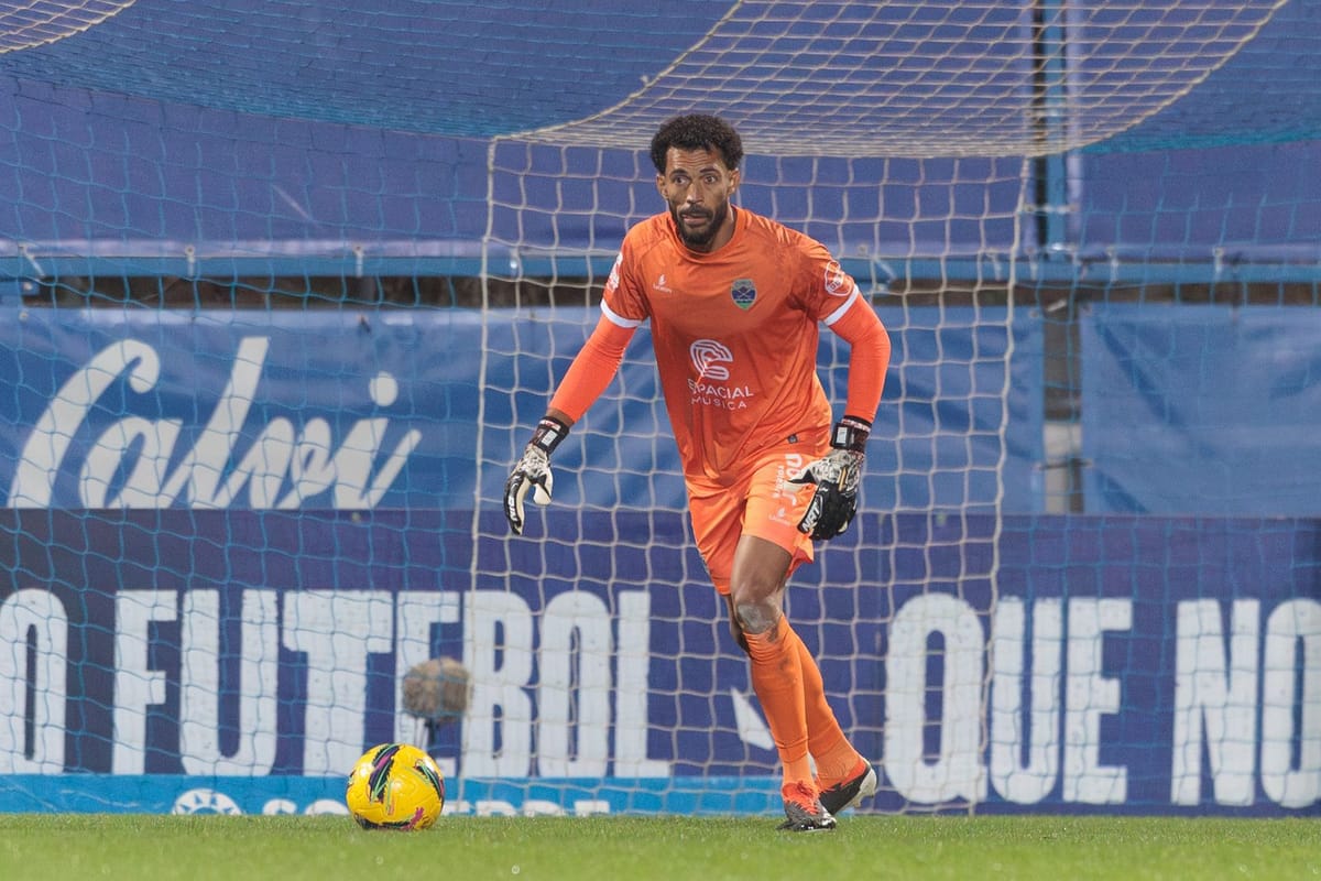 Desportivo de Chaves renova com Vozinha