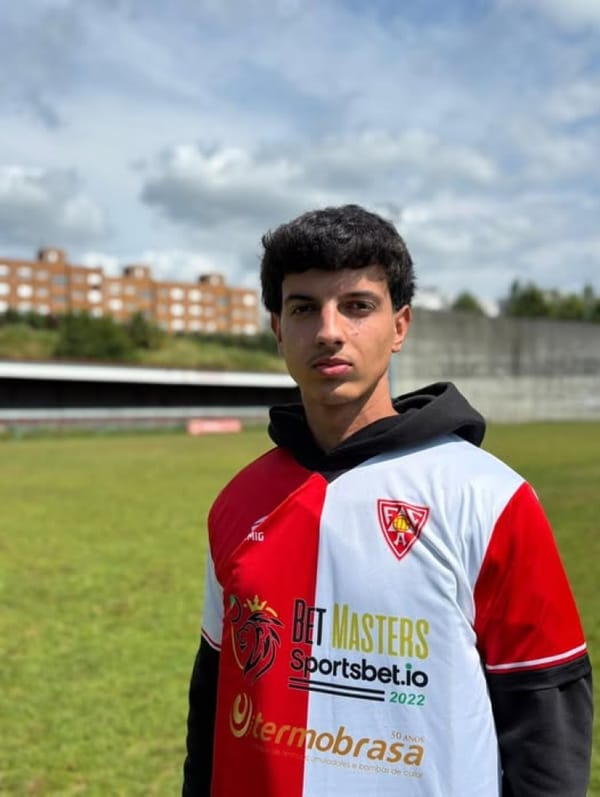 Flaviense Tiago Santos deixa Vidago FC e ruma ao FC Avintes