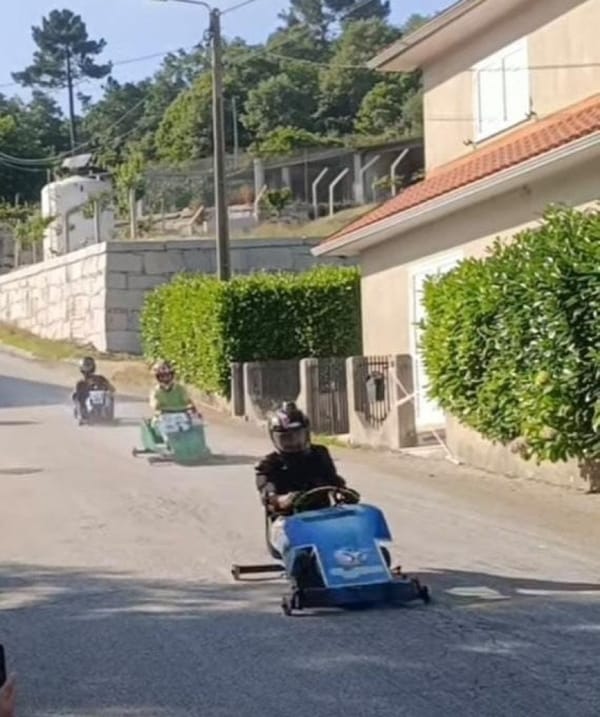 Duas dezenas de participantes no Encontro de Carrinhos de Rolamentos em Fontes